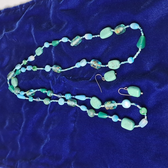 Green/ Blue Glass & Stone Beaded Necklace & Earrings - Picture 6 of 11